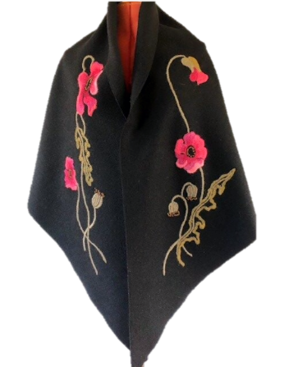 Kolmiohuivi Musta Unikko edestä